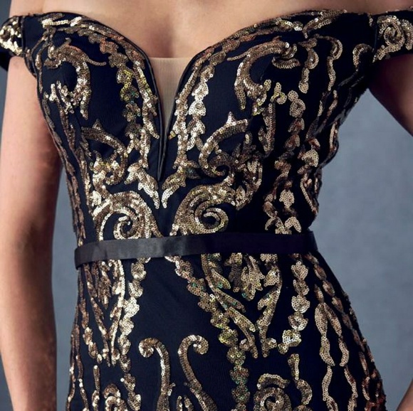 Formal dress - Picture 2 of 7